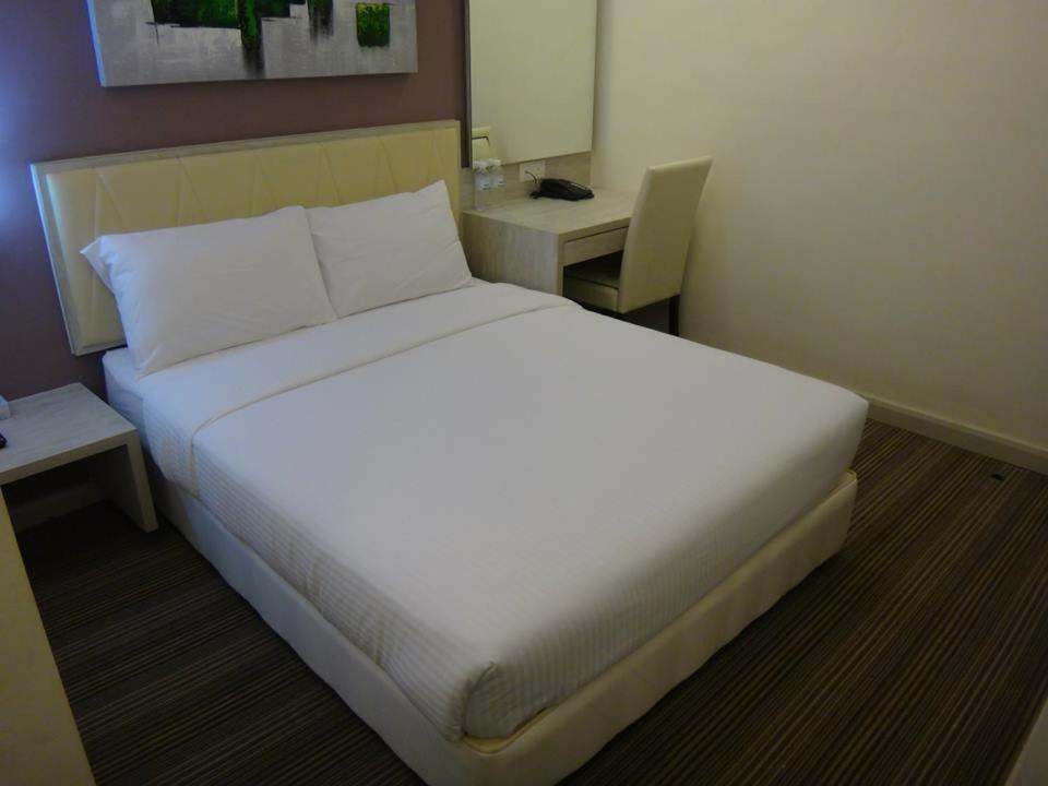 Kosma Business Hotel Куантан Экстерьер фото