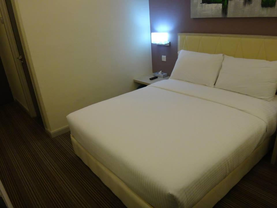 Kosma Business Hotel Куантан Экстерьер фото