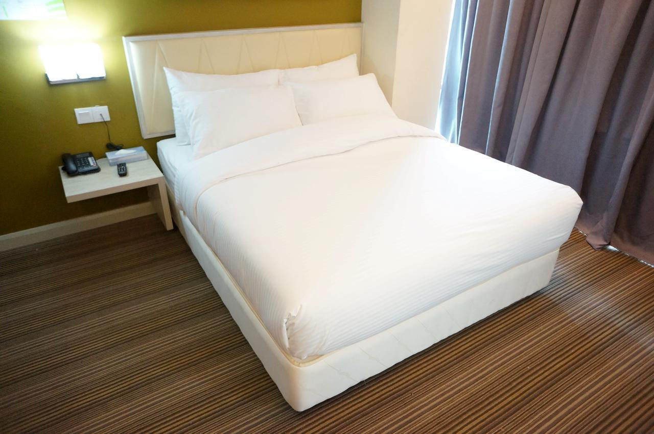 Kosma Business Hotel Куантан Экстерьер фото