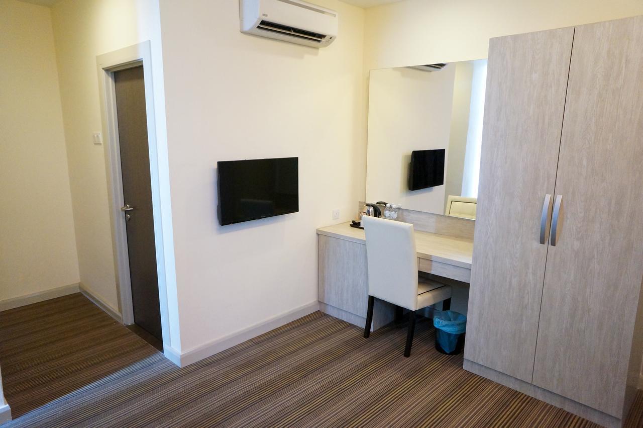 Kosma Business Hotel Куантан Экстерьер фото