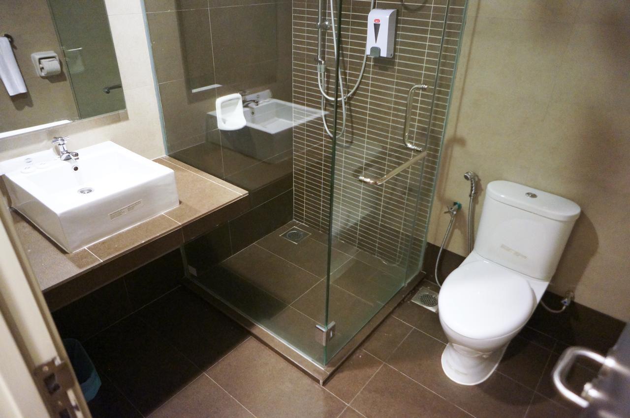 Kosma Business Hotel Куантан Экстерьер фото