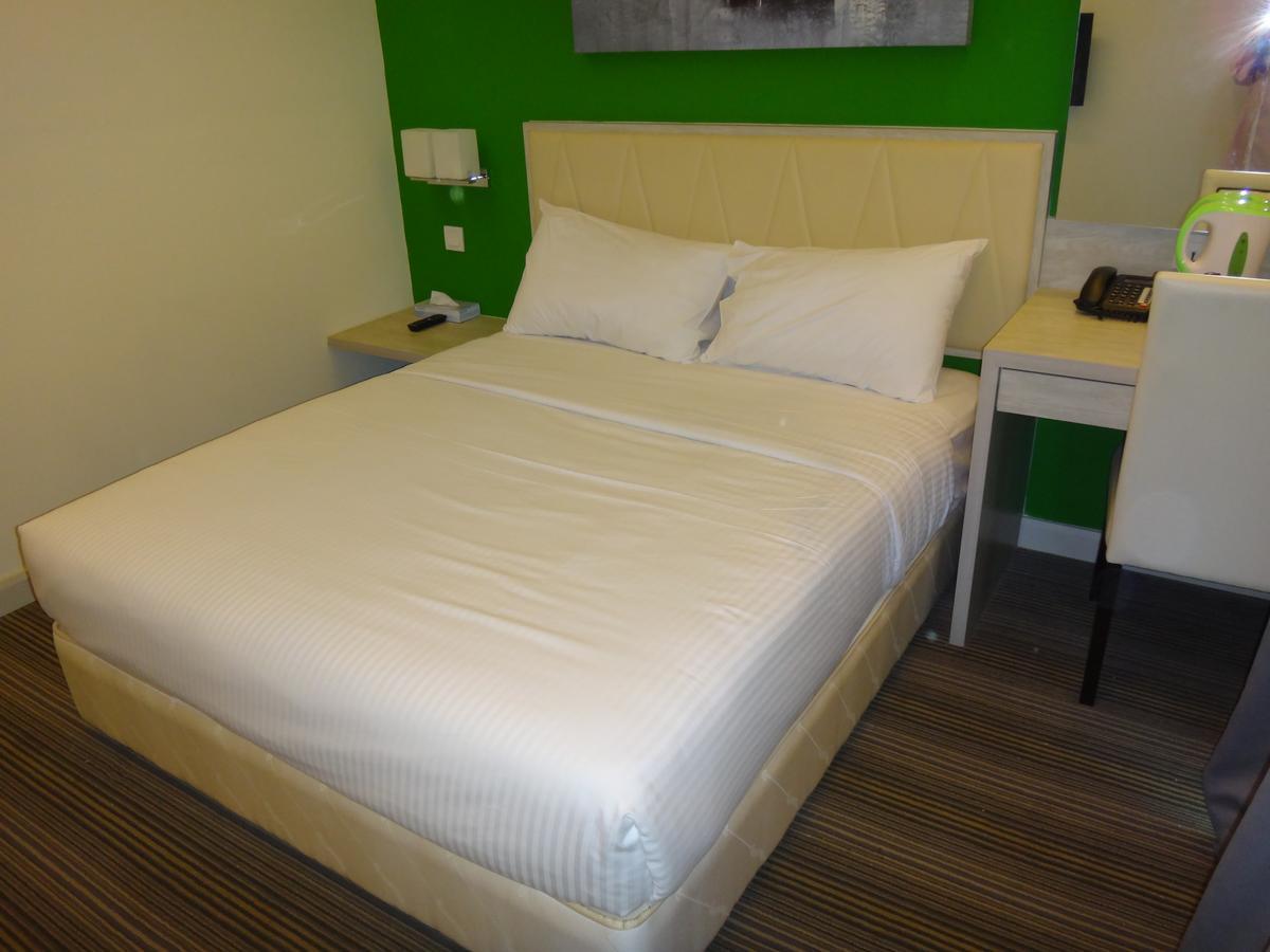 Kosma Business Hotel Куантан Экстерьер фото